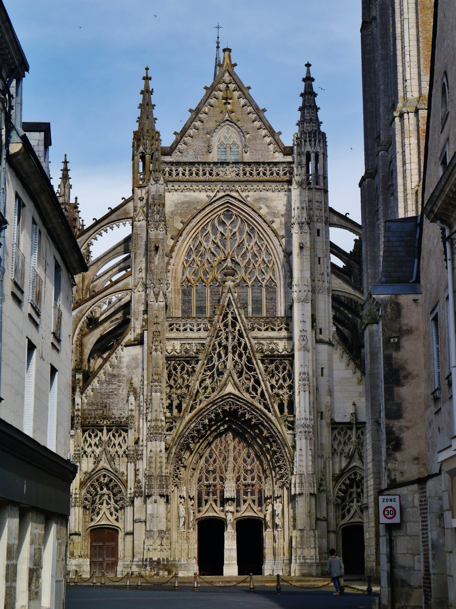 Trinity Abbey, Vendôme, France. 📷Zairon
