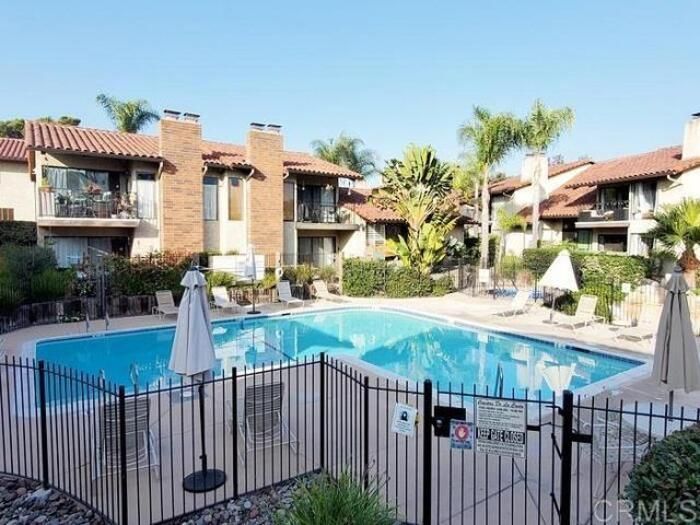 LCHomesSD's tweet photo. #Townhome #ForSale in #LaCosta
1911 Estrella De Mar Ct,
#Carlsbad, CA
Just a few miles to the ocean.
1 large bed + 1.5 baths, 1104 sf, #endunit.
CALL: Lynn K. Smith 760-519-4533 - Lic. #00834802
La Costa Sales & Rentals - Lic. #01502169
More here: https://t.co/BV4AkHyJ1M https://t.co/zdmHBfeugV