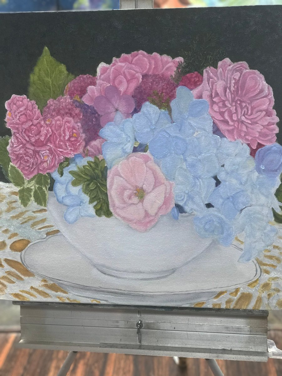 This is the latest progress on 'Flowers in a Porcelain Vase.  2 weeks to go.  To see my completed oil paintings for sale visit my art website. Click on http:stephanytravers.com #artlovers #art #oilpaintings #collectors #flowers #floralpainting #GardeningTwitter 🥰🌺🌼🎨🎼