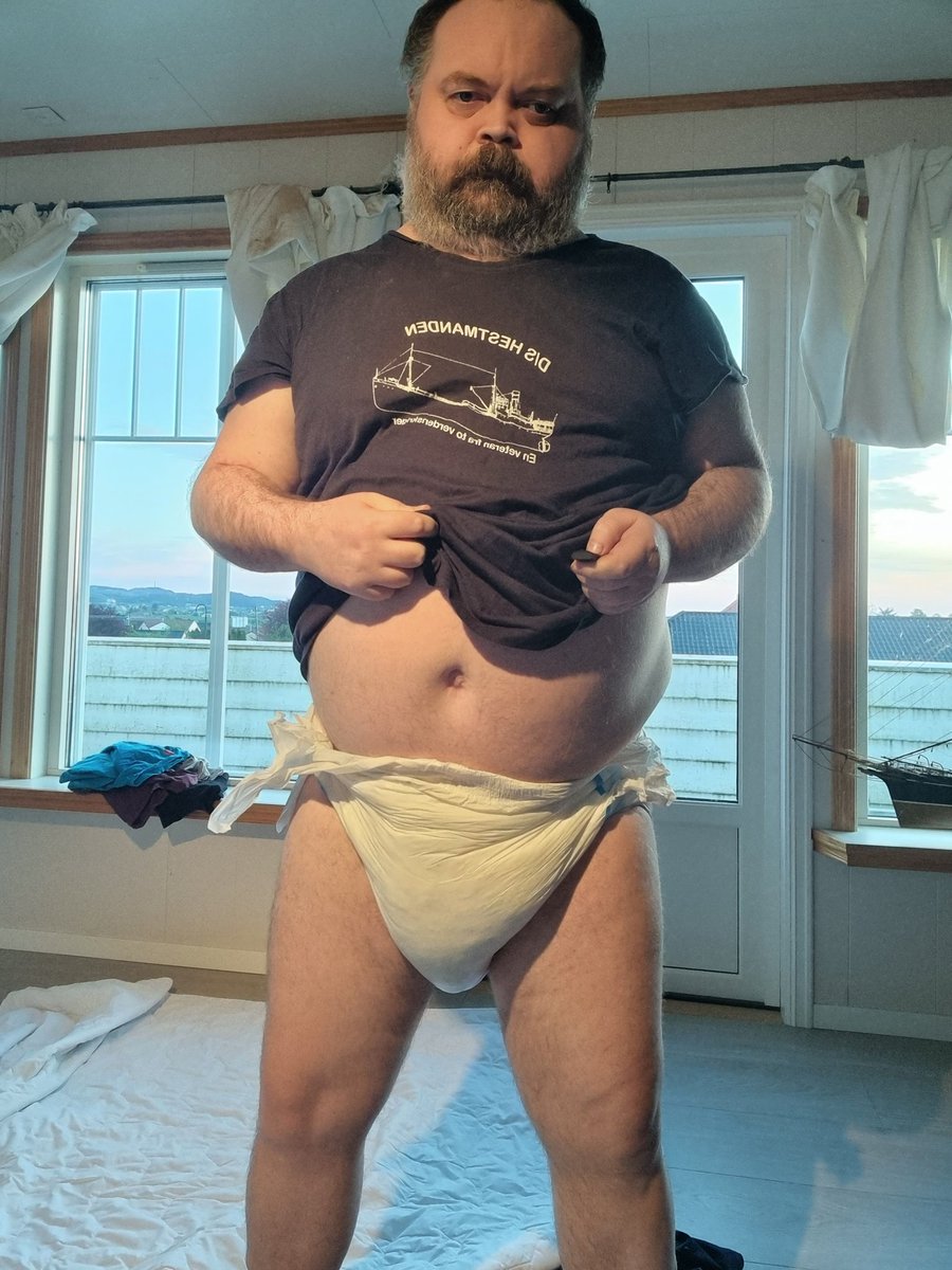 betterdrysoaker's tweet photo. Im supersoggy in my Betterdry diaper with a boosterpad inside #Betterdry #Boosterpad #betterdrydiaper #incontinent #KARINA #Karmøy #diapers #diaperlover https://t.co/J4qENXqYhu