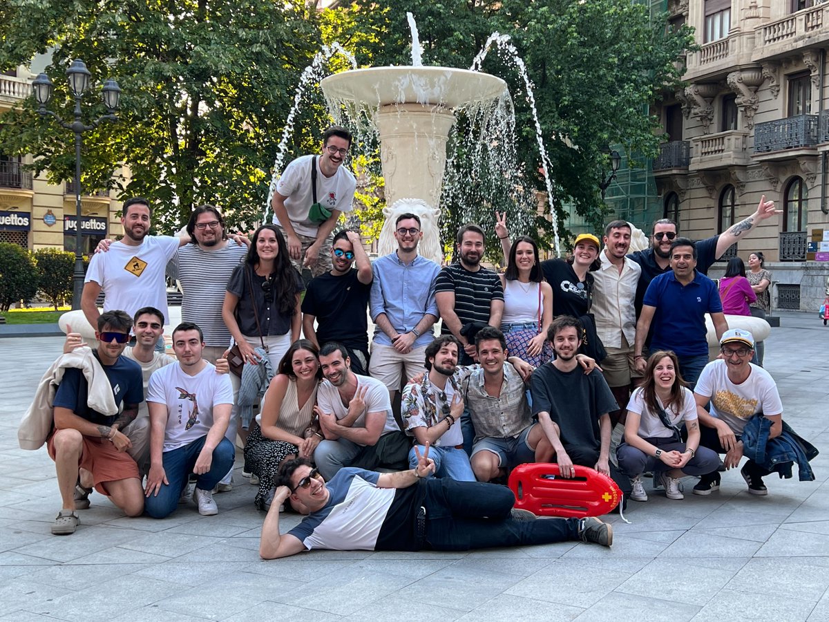 tellmewow's tweet photo. ¡Todos a WOWdo! 🛥️

Este año el 6º aniversario se ha celebrado por todo lo alto 🥳

Tras haber disfrutado de un paseo en barco por nuestro querido Bilbao, pudimos comer y jugar en el restaurante Rockade 🕹️👾🤟🏼
#happybirthdaytous #FamiliaWow #mobilegamestudio https://t.co/uPcnyQcO0e