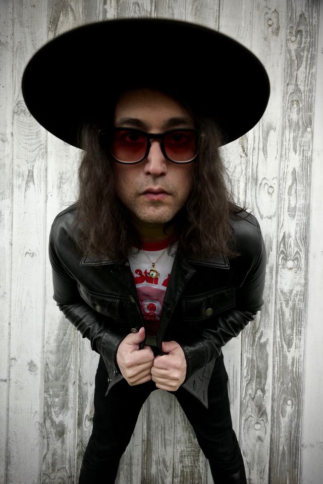 On the next Echoes, @seanonolennon . The son of John Lennon and Yoko Ono is following his parent’s path of exploratory music and psychedelics. We talk about his brilliant new instrumental album, Asterism. Hear it tonight on Echoes from PRX. wp.me/p4ZE0X-qaa @yokoono