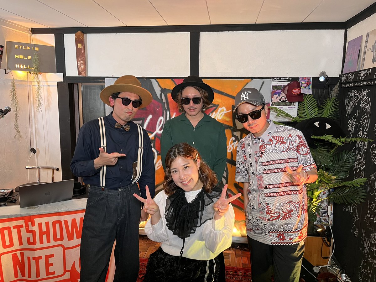 sari_swm's tweet photo. HOT SHOW NITE
とっても楽しい夜でした😎✌️🔥
ありがとうございました✨✨
カルテットの兄貴たちに新しくつけてもらった名前シルキーサリ略してシルサリ、いや汁さりともいう😂 https://t.co/EXDIfNLyfB