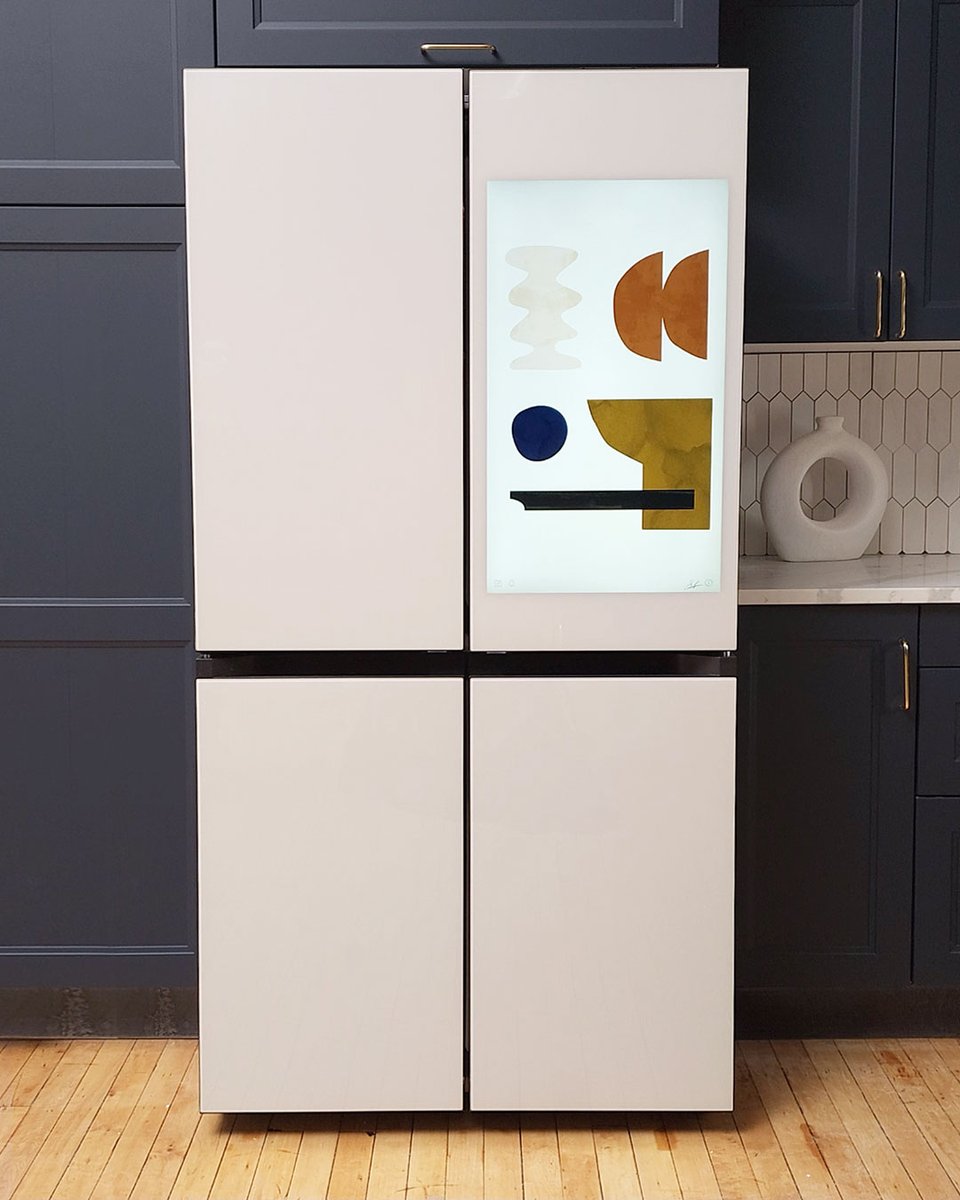 Is the Samsung Bespoke Fridge with AI Family Hub+™ the Fridge of Steel? It can see inside, so it does technically have X-ray vision… 🤔

smsng.us/BespokeAIRefri…

#BespokeAI and #GenerativeAI #Refrigerator #Smart #Hero #ManOfSteel