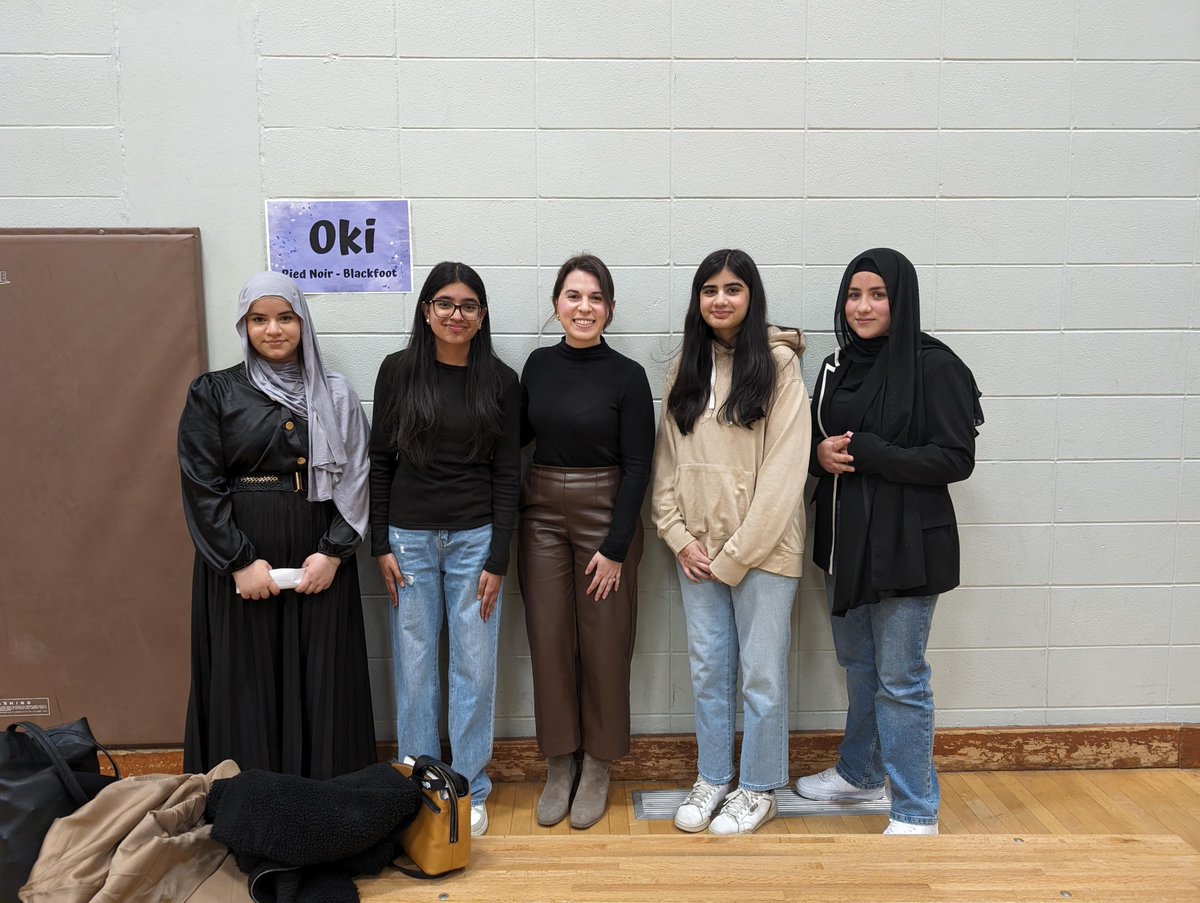 @ISCyyc is grateful to have been selected by the bright minds of grade 9 students from Bob Edwards Junior High School as their charity pitch for @YPI_cares project! These students, who come from immigrant families, worked hard to support ISC's important services. Thank you!