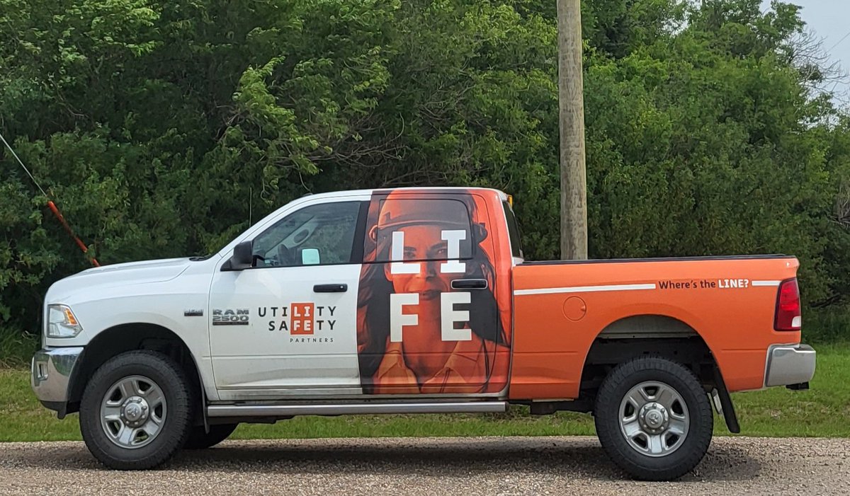 Good morning #CentralAlberta. Keep your eyes open for a friendly visit from @DigSafeCentralAB in your area, sharing info about working safely near utilities. Get your locates at UtilitySafety.ca.
#WheresTheLine 
#ClickBeforeYouDig 
#Life 
#Safety
#SafetyFirst 
#Digsafe