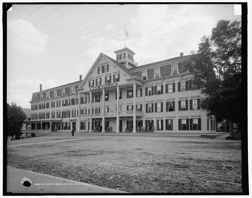 The Sinclair, Bethlehem, White Mountains, N.H. Detroit Publishing Co., copyright claimant Detroit Publishing Co., publisher c1907. #Vintage #Photography loc.gov/item/201679504…