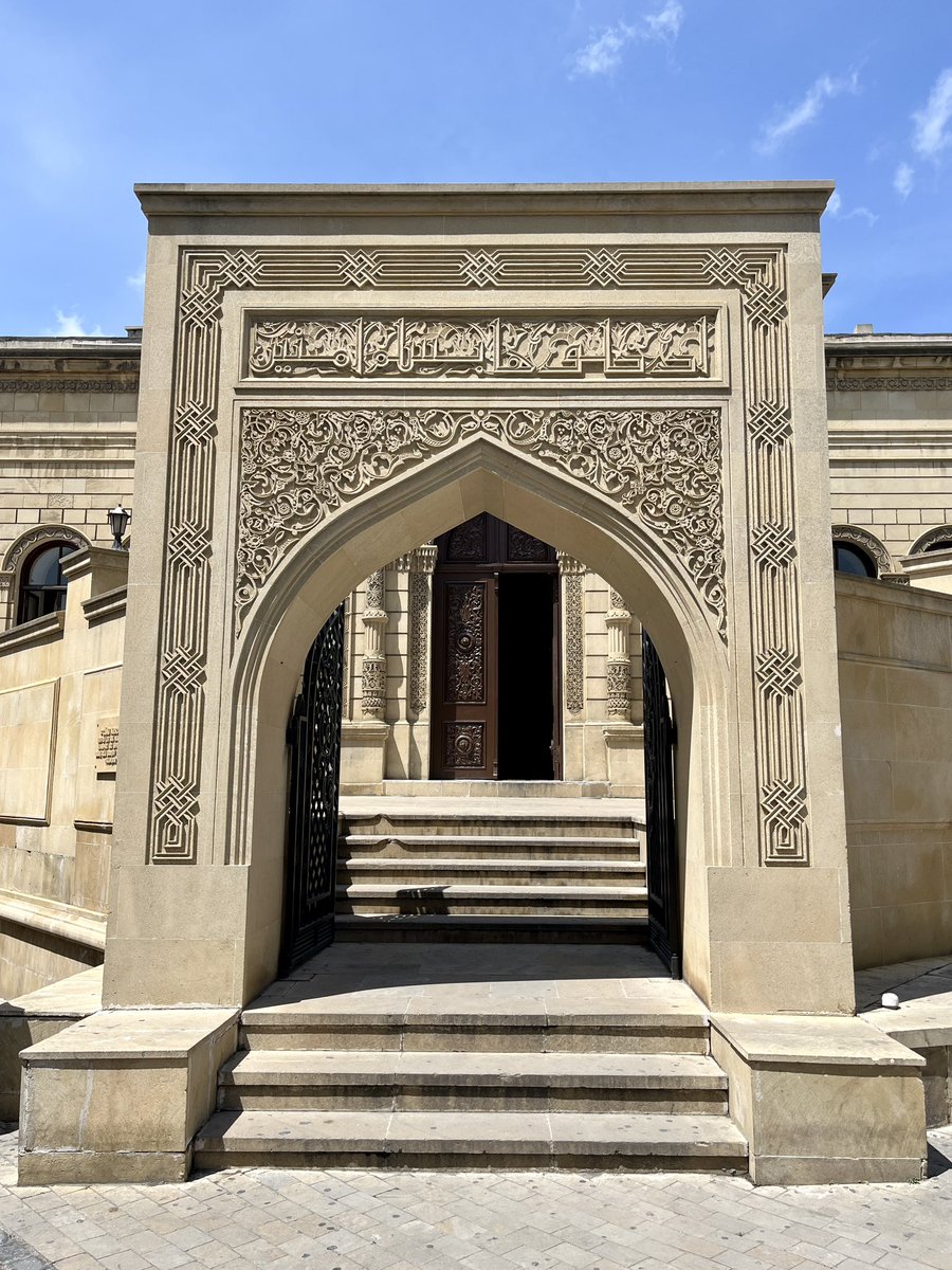 sheetal_palav's tweet photo. Azerbaijan 🇦🇿 

1. Juma mosque 
2. Azerbaijan National Academy of Sciences 
3. Nizami Museum of Azerbaijani Literature 
4. Baku Eye https://t.co/iDpSn2YA0C