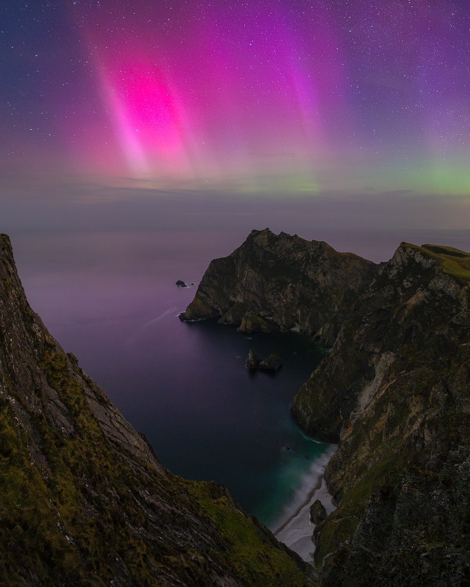 Out-of-this-world scenes along the #WildAtlanticWay over the weekend 💙
 
Did you see the aurora borealis along the West coast? 

Let us know in the comments where you caught a glimpse! 
 
📸 bglandscapetours [IG]