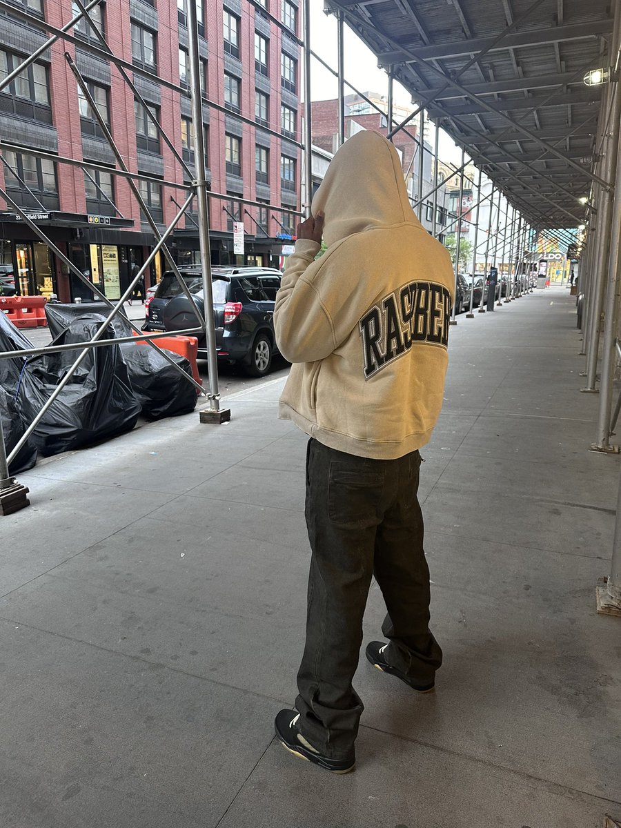 SheFeelinKhalil's tweet image. NY type shit..