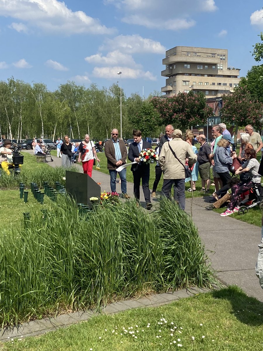 B_Visschedijk's tweet photo. Vanmiddag 1530 uur, herdenking vuurwerkramp met vele slachtoffers 2000-2024 (24) @Gem_Enschede  @BRWEnschede @POL_Enschede #vuurwerkramp #roombeek #enschede 🇳🇱 https://t.co/1bYzSXjJ0I