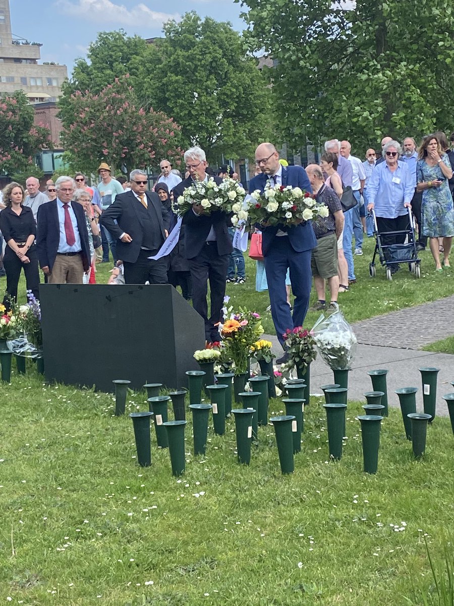 B_Visschedijk's tweet photo. Vanmiddag 1530 uur, herdenking vuurwerkramp met vele slachtoffers 2000-2024 (24) @Gem_Enschede  @BRWEnschede @POL_Enschede #vuurwerkramp #roombeek #enschede 🇳🇱 https://t.co/1bYzSXjJ0I