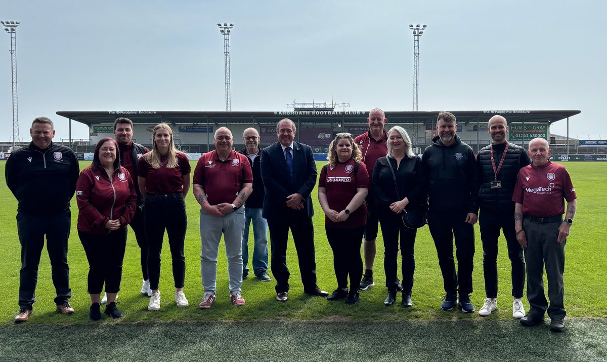 This #MentalHealthAwarenessWeek – Higher and Further Education Minister @GraemeDeyMSP visited @ArbroathFCTrust to see the work it is doing to support the mental wellbeing of the local community through sport. #MomentsForMovement
