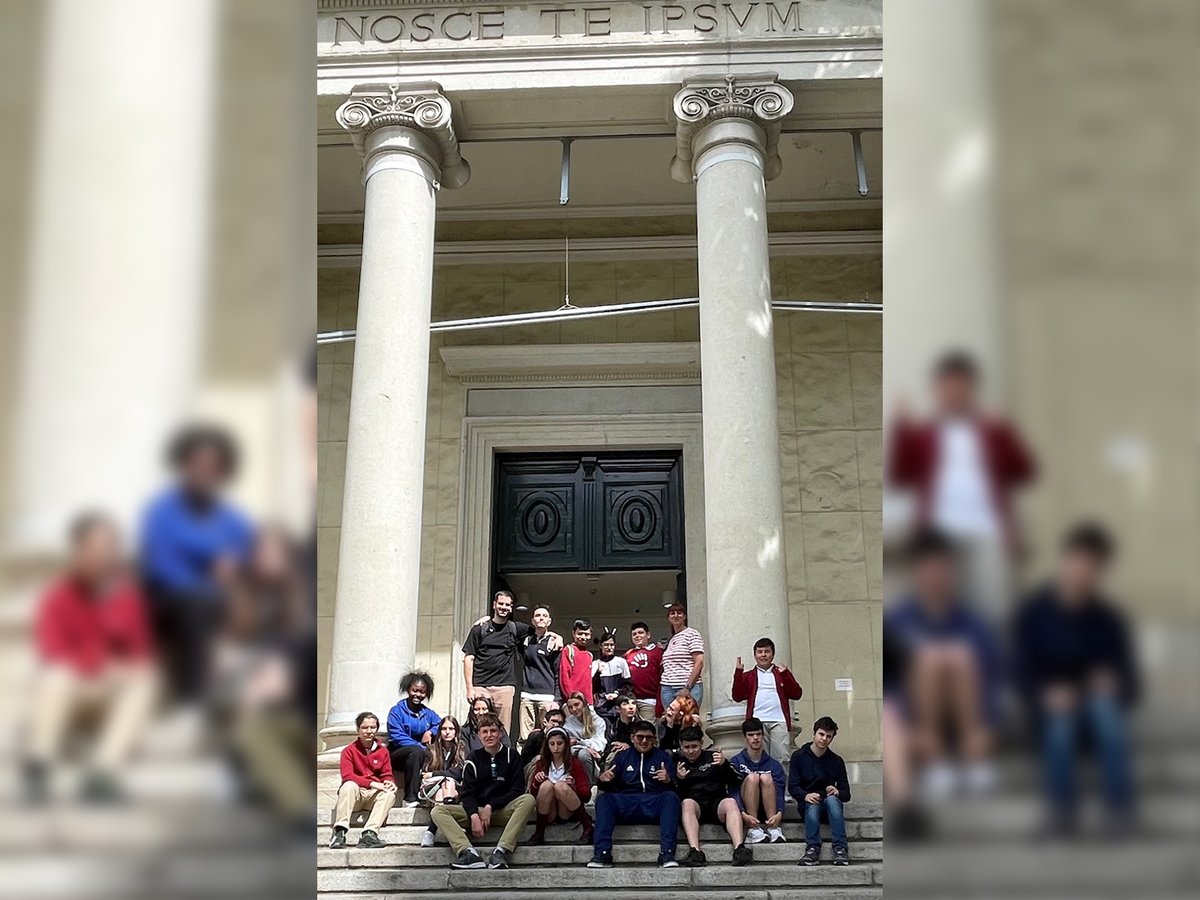 ColegioGaudem's tweet photo. Los alumnos del aula Turquesa, Morada y #ProgramasProfesionales visitan el @MNdAntropologia para conocer cuestiones del ser humano como su pasado, costumbres, aspectos culturales y tradicionales 🤩
#Colegio #Gaudem > #UnProyectoSingular en #Madrid #ComunidadSorda #LenguaDeSignos https://t.co/BAQA5HwBjK