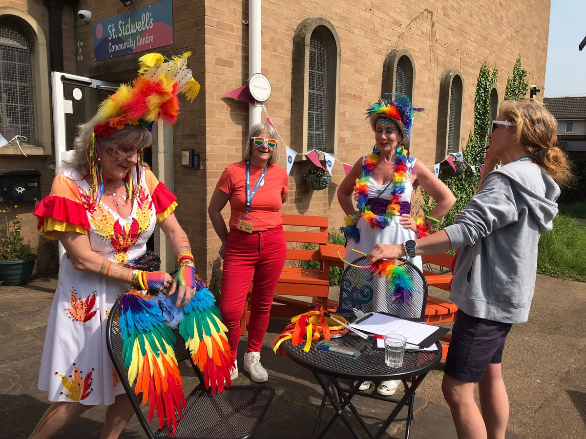 ExeterCAB's tweet image. Our fabulous team were out in full force for @ExeterPride at the weekend 🌈
Great to be surrounded by so many other organisations and to meet so many wonderful individuals 
❤️🧡💛💚💙💜
#Exeter #exeterpride #adviceforeveryone
