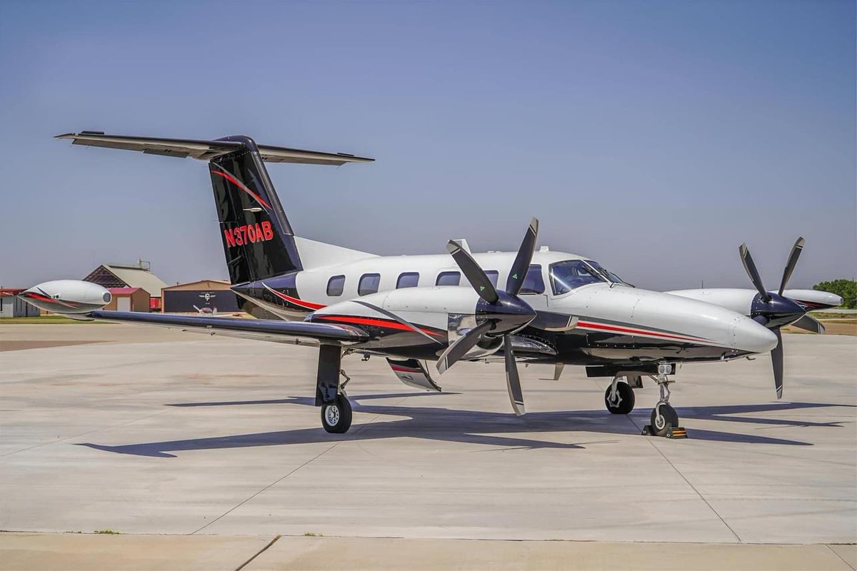 Mojo_Grip's tweet photo. Have you ever seen something so stunning?
Image credit: @jet_and_co_app
#PiperCheyenne #turboprop #artwork #paintwork #avnerd https://t.co/b6g1tSPD1K
