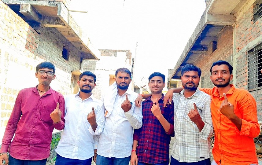 लाखों की लीड से पंकजाताई बीड से.🙇👑
Voting Done.💪⚡
Counting Suru...🌟🙏
#pankajamunde #BeedLoksabha #MaharashtraPolitics #LokSabaElections2024 #बीड #पंकजामुंडे