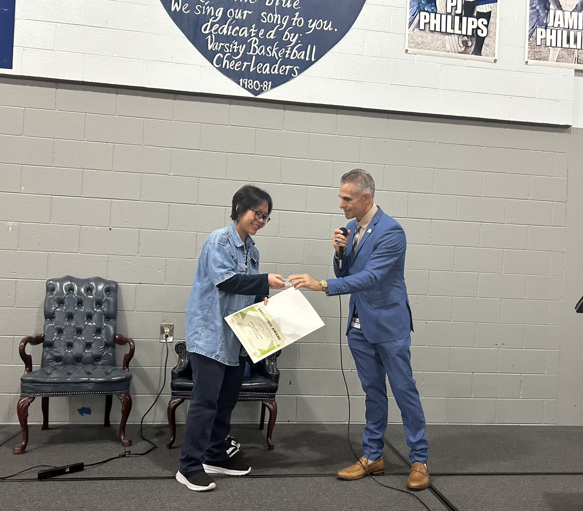Thank you @HsRedan Principal @VitellaDodson for letting us crash graduation practice to present Salutatorian Chi Choo with @georgiadeptofed Exemplary Learner Award. She exudes the power of perseverance, self-determination, & personal responsibility. We’re so proud of you, Chi!