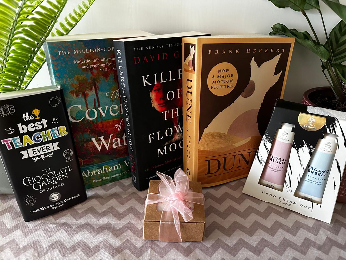 Only 15 available!!

Our teacher's gift box is the perfect way to say thank you!! Our curated teacher's gift box offers a great surprise for your child's teacher, delivered perfectly in time the last day of school.

Order here: ow.ly/OCfw50REvCi