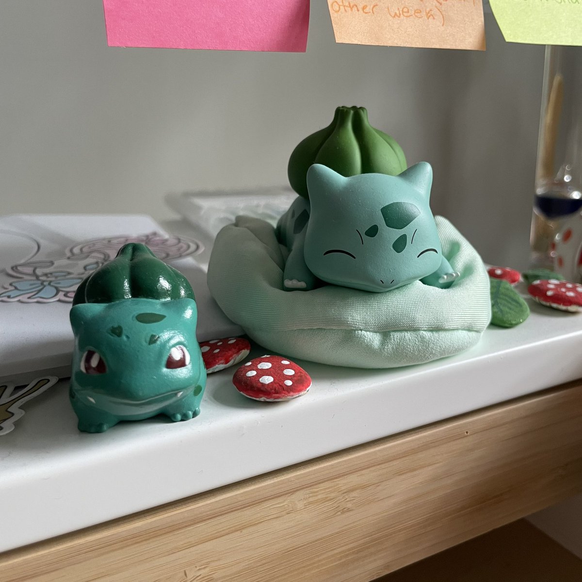 britthots's tweet photo. @gabrielledrolet Need a print of this so bad to compliment my desk collection https://t.co/sKIquqndCi