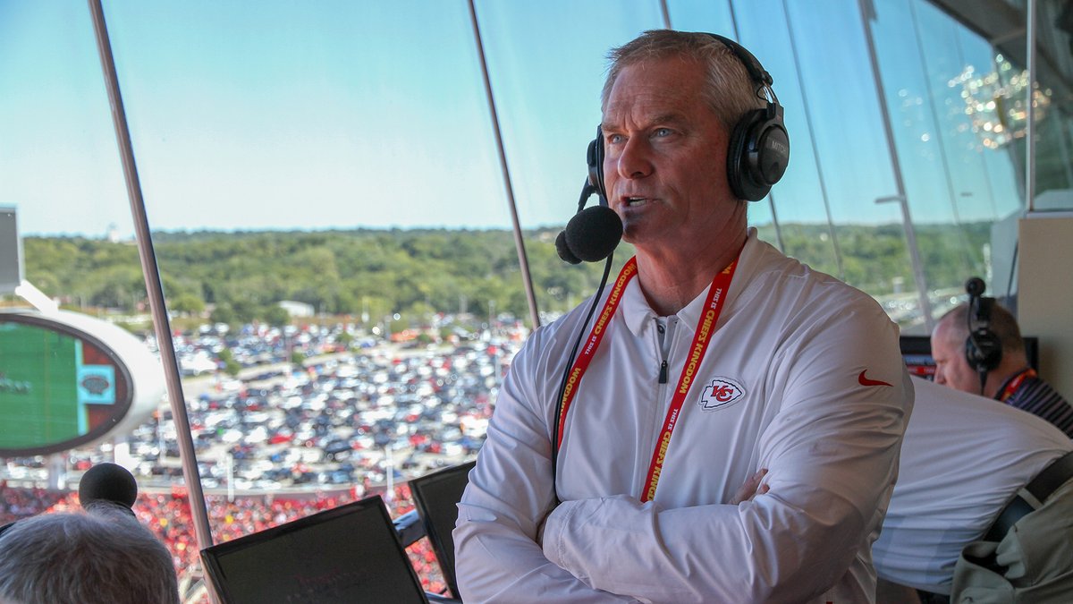 KCChiefs_Matt's tweet photo. Shoutout to the one and only Mitch Holthus for being named the 2024 "Kansan of the Year" by the Kansas Society of Washington, D.C. this morning.

Mitch is the greatest to ever do it, and we are so lucky to have him in Chiefs Kingdom. Congrats, Mitch! https://t.co/8UPz49VT7P