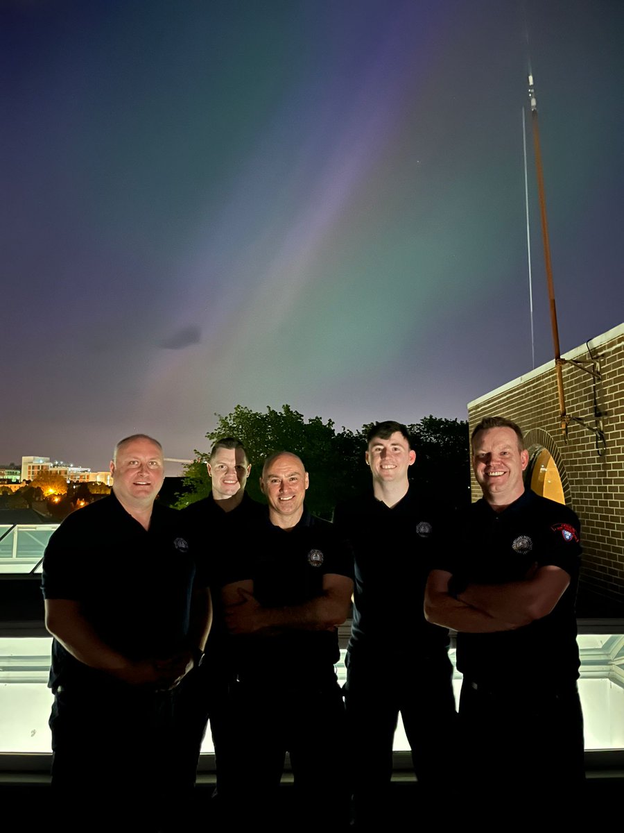 D Watch Phibsborough stopped for a photo opportunity under the #AuroraBorealis on Friday night