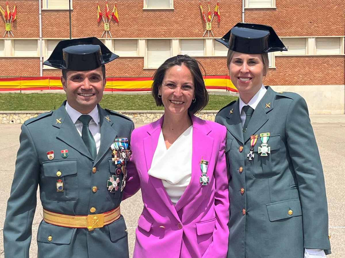 Fundacion_ONCE's tweet image. 🎖️ Nuestra compañera Paloma Cid ha sido distinguida con la Medalla del Orden del Mérito de la @guardiacivil.

¡Enhorabuena!