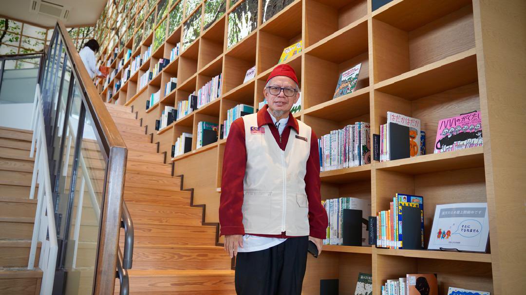 drzul_albakri's tweet photo. Tiba di Jepun, saya singgah ke Wakayama Civic Library. 

Kajian Pertubuhan Pendidikan, Sains dan Kebudayaan Pertubuhan Bangsa-bangsa Bersatu (UNESCO) di Jepun, Amerika Syarikat, negara Eropah, China, India, dan Thailand menunjukkan rakyatnya membaca lebih 7 jam seminggu secara purata berbanding hanya 4 jam bagi rakyat Malaysia. 

Satu hal yang boleh difikirkan bersama.