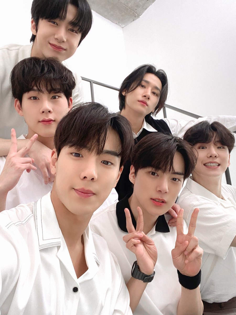 hwonpics's tweet photo. 9 years of monsta x 🤍 

happy 514 to the most amazing and hardworking boys who give us the best songs, performances and mvs ever. thank u for loving us and we'll love you back for many more years to come ♡̆̈ #9YearsWithMONSTAX https://t.co/5ugNyK3Sa6