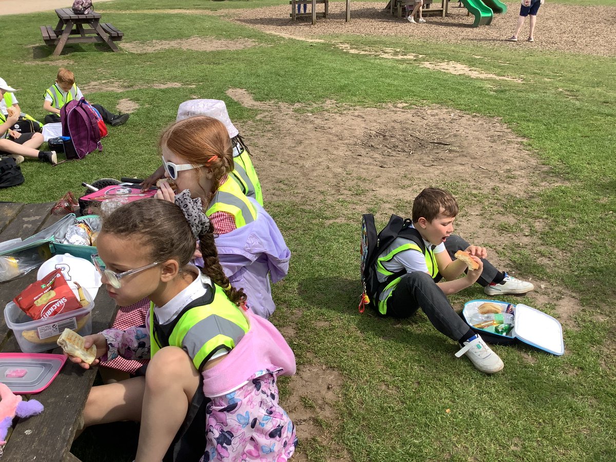 westheathprim's tweet photo. #whpsclass5 picnic time! #twycrosszoo https://t.co/b3HbjPoJTp