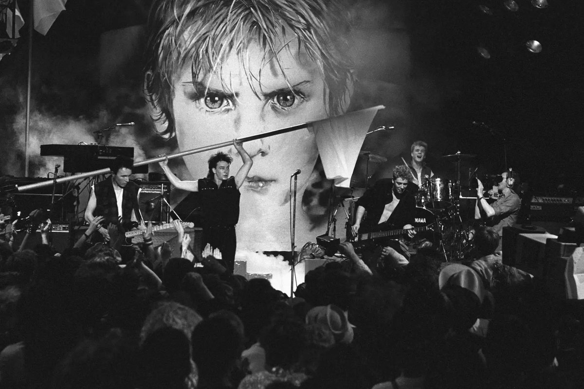 16th March 1983. Tyne-Tees Studio 5, Newcastle-Upon-Tyne. "The Tube" was a huge UK music TV show from   82-87. #U2 appeared on it &amp; had a close relationship with its producers. The Red Rocks gig was a co-production. The Studio is now demolished. Watch:  youtu.be/xQhab8Z0qIU?si…