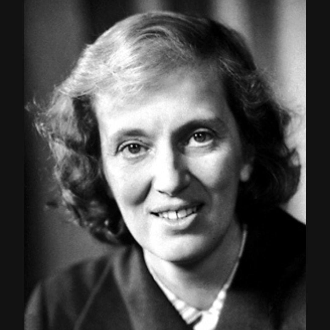 HSMOxford's tweet photo. Pioneering chemist Prof Dorothy Hodgkin was born 114 years ago this month.
She used x-ray crystallography to determine the structures of penicillin & insulin.
She remains the only British woman to win a Nobel Prize in science.
#chemistry #WiSTEM @OxfordChemistry https://t.co/PMRNRFMjUY