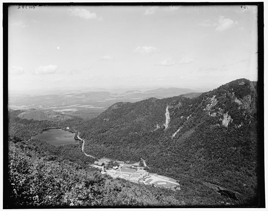 Profile House and Echo Lake from Cannon Mountain, Franconia Notch, White Mountains Detroit Publishing Co., publisher c1900. #Vintage #Photography loc.gov/item/201679940…