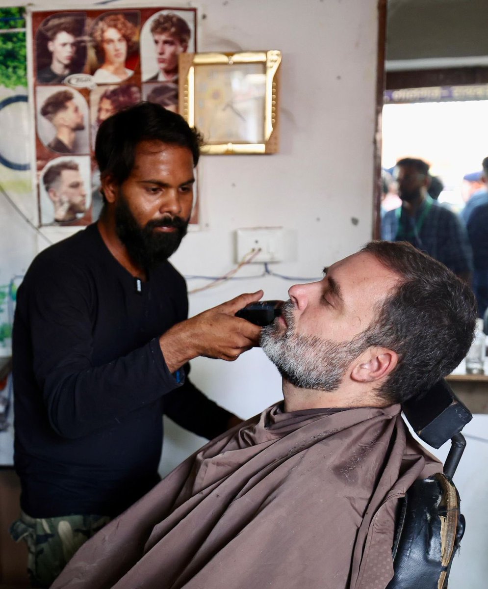 AbhaChaudhary22's tweet image. रायबरेली में मोहब्बत की दुकान 
जननायक @RahulGandhi जी 

Rahul #CongressAaRahiHai #Phase4Voting #VoteForBetterFuture #Varanasi #BJPFailsIndia