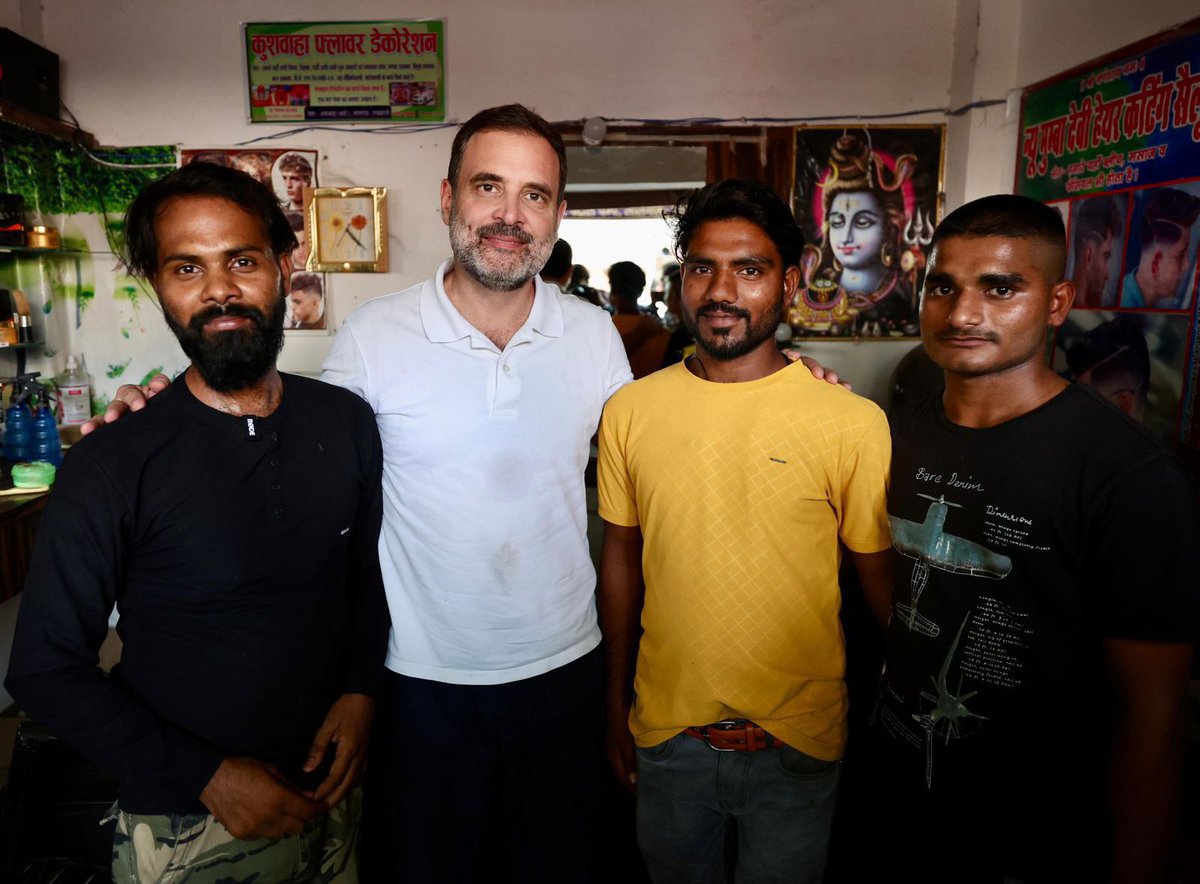 AbhaChaudhary22's tweet image. रायबरेली में मोहब्बत की दुकान 
जननायक @RahulGandhi जी 

Rahul #CongressAaRahiHai #Phase4Voting #VoteForBetterFuture #Varanasi #BJPFailsIndia