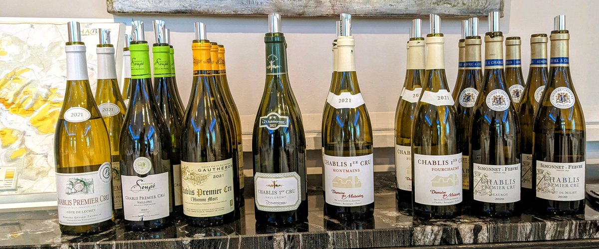 seanphamill's tweet photo. An absolutely fascinating and re-invigorating deep dive into 1er Cru Chablis with @MicheleCherutti
One grape, multiple Climats and numerous lieu-dits = #PureChablis 🔥 https://t.co/WZUR5O0ayM