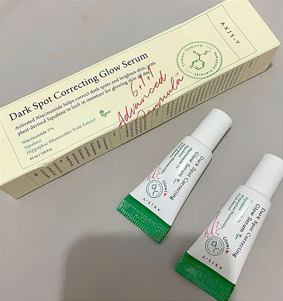 hersyieee's tweet photo. Belii 1 dapat 3 wehhhh 😯
Seller ni ingat kita miskin sangat ke 😭😭

Yang mana ada parut jerawat degil nakmamp utk pudar, highly recommend utk cuba serum ni .. Yg nak glowingkan skin pon mmg helok pakai ni 💋 https://t.co/iQwIOeKdKe