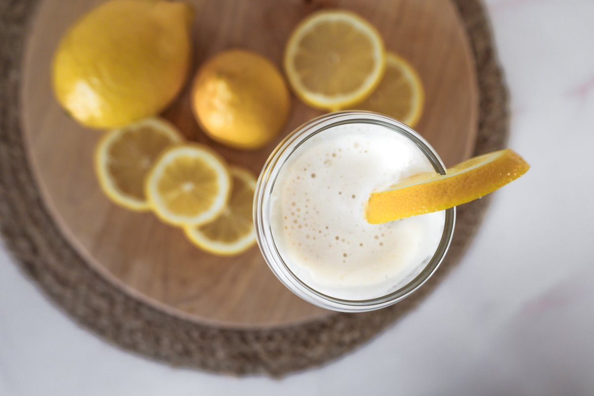 A must-try recipe with just two ingredients – creamy lemonade! 🍋😋 Refreshing, creamy, and perfect for the warm weather. Find the recipe here: bit.ly/43sOsui