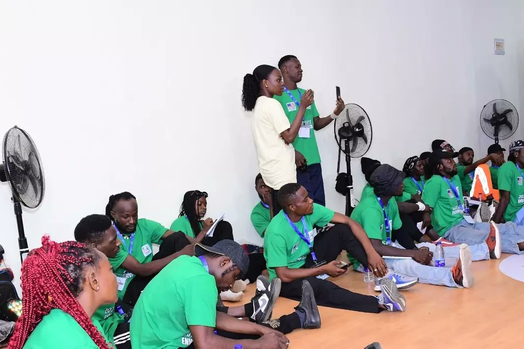 playitdreamit's tweet photo. The session was quite an interesting one as the Envoys shared different techniques on how to approach the Olympic competition.
Join us tomorrow for Day 2 Masterclass.
#Nationalbreakdancechampionship
#FAMEFoundation
#2024Sportsenvoyprogram
#Breakdancing
#Masterclass https://t.co/gfAYdp7my5
