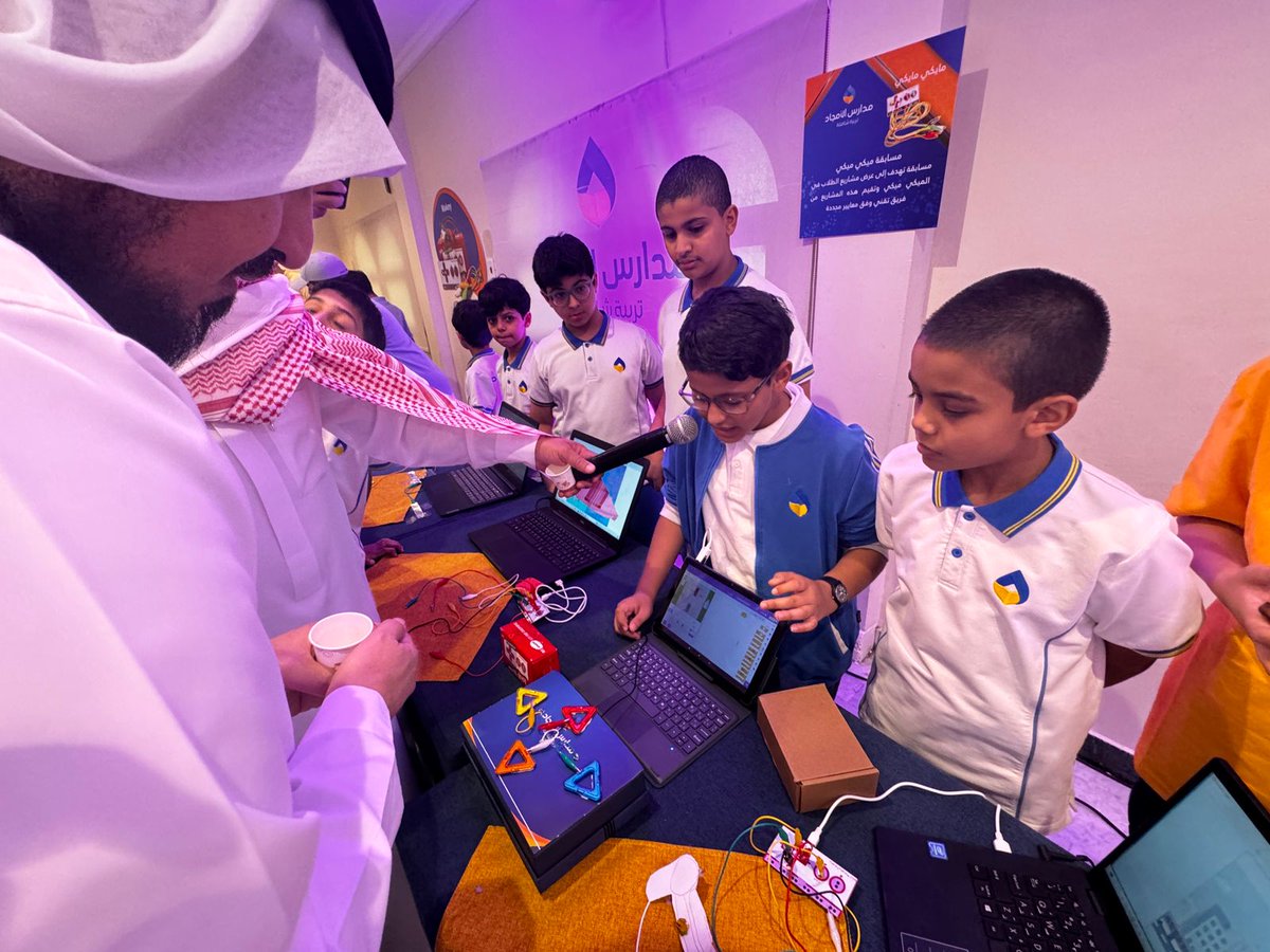 alamjaddschools's tweet photo. صور |

ختام فعالية مسابقة الروبوتيكس بمدارس الأمجاد الثانية
وتكريم الفائزين والمتميزين من الطلاب

#تعليم_جدة 
#مدارس_الامجاد https://t.co/9hYYTSeOe9