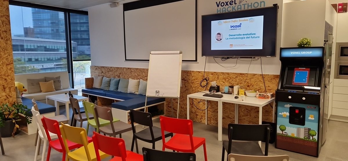 Todo listo en <a href="/BavelVoxel/">Voxel</a> para el meetup de la <a href="/bcnswcraft/">🦄 Software Crafters BCN 📅 24-25 de octubre 2025</a> con nuestro amigo <a href="/ppardalj/">Pedro Pardal</a> que nos va hablar de Desarrollo evolutivo: la metodología del futuro.