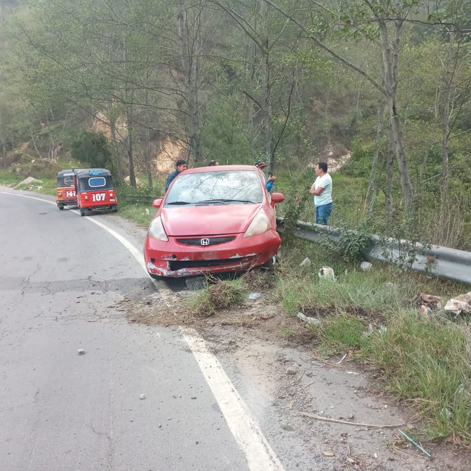 Se registró un accidente de tránsito en el km 155, Nahualá, Sololá. Bomberos Voluntarios confirmaron que solo se reportan daños materiales.

#TráficoGT #TránsitoGT