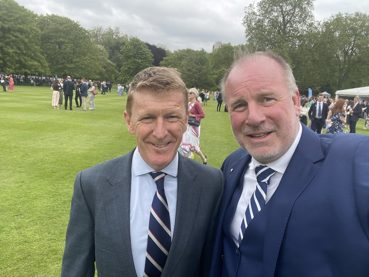 RAlldrick's tweet photo. @astro_timpeake thank you for stopping and allowing me a selfie with you today what a legend ! And what a great speech @DofE Buckingham Palace a true inspiration to future generation … love you to the moon and back https://t.co/vARjc9yD5n