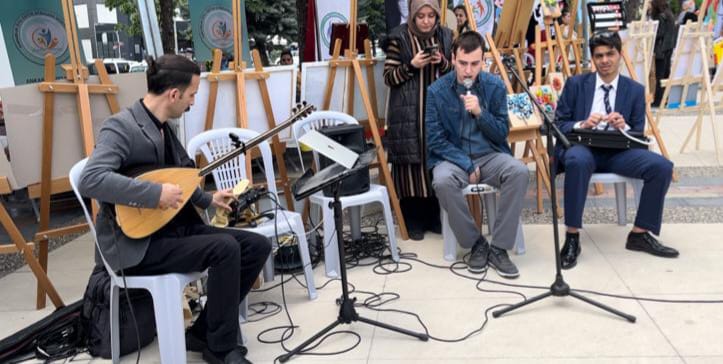 pursaklar_ank's tweet photo. Kaymakamımız Esengül Korkmaz Çiçekli İlçe Milli Eğitim Müdürümüz Mustafa Kılıçgil ile birlikte Engelliler Haftası kapsamında düzenlenen ilçemizdeki özel çoçuklarımızın birbirinden güzel hazırladıkları el emeği çalışmaların yer aldığı sergiyi gezdi. https://t.co/cLrUVomwRj