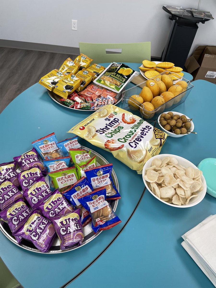 Joyeux anniversaire à notre cher M. Brendan Ruggaber! En plus du gâteau, nous avons offert une délicieuse sélection de collations et fruits provenant de divers pays asiatiques afin de célébrer le Mois du patrimoine asiatique. Une expérience enrichissante pour tous!