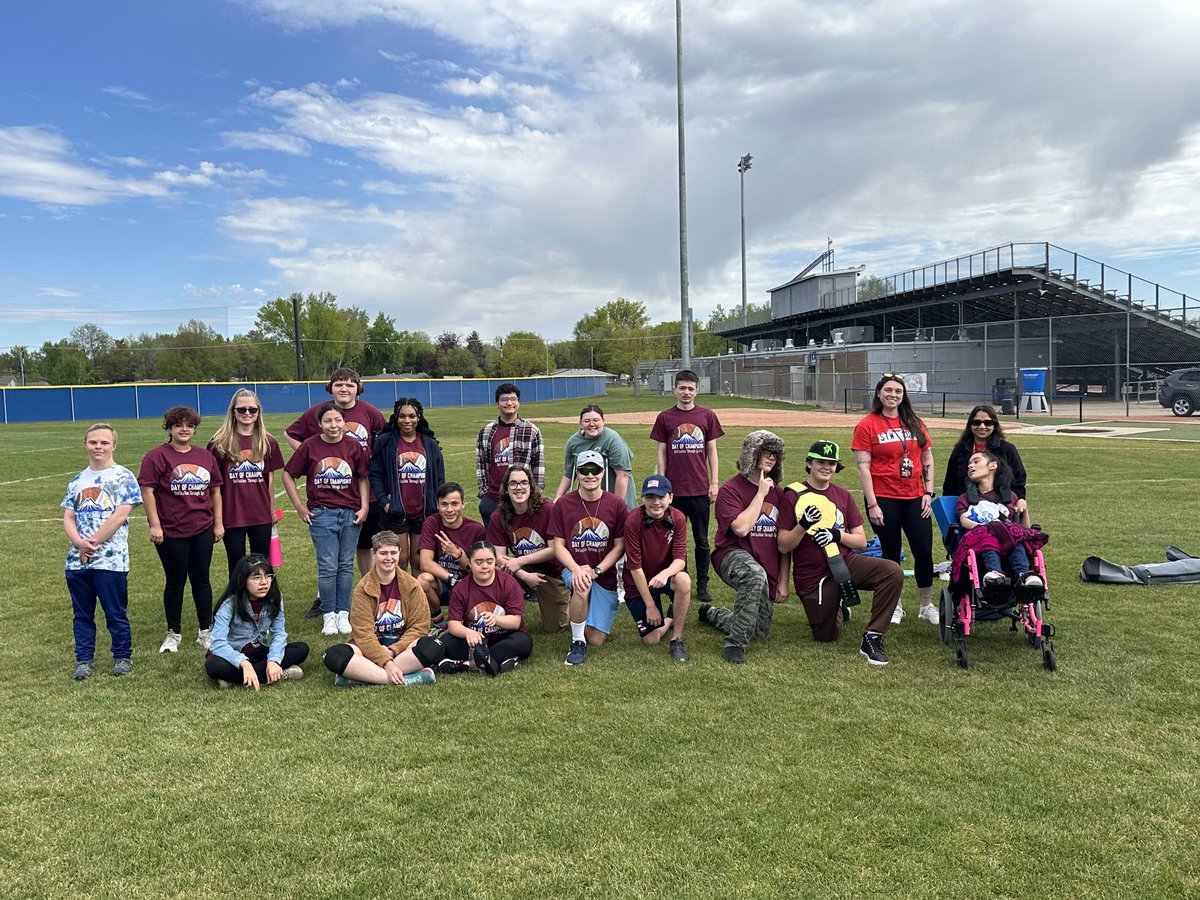 RAPTORS & (Lion) ready to COMPETE at the DAY OF CHAMPIONS! ⁦@goSVVSD⁩ ⁦@SilverCreek_HS⁩