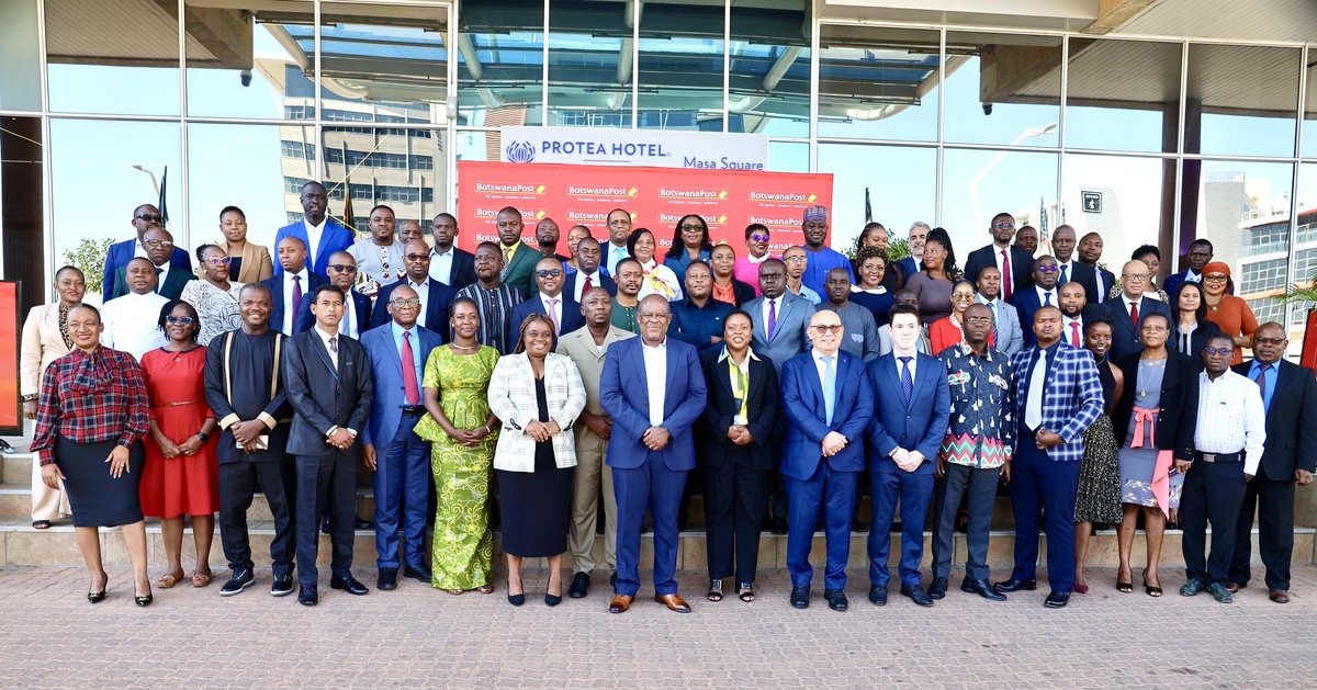 UPU_UN's tweet photo. 60 postal professionals from 42 countries across #Africa🌍gain knowledge & share experience on how to modernize postal processes through the UPU’s Operational Efficiency & #eCommerce #Development #ORE3 project workshop in Gaborone, #Botswana🇧🇼
https://t.co/h03ZVcschh https://t.co/pThPPA1etT