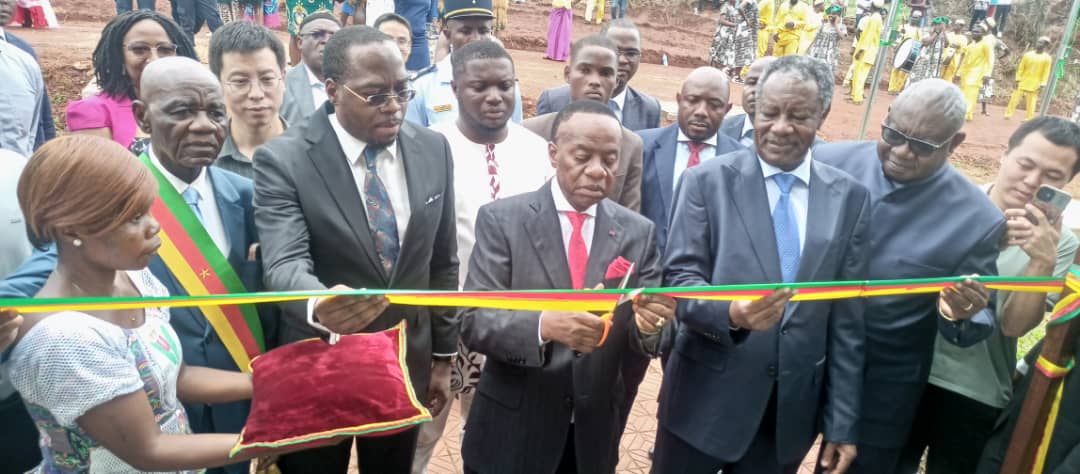 CamerounTribune's tweet photo. University Digital Development : Soa Centre Goes Operational
The Minister of State, Minister of Higher Education, Professor Jacques Fame Ndongo, has today, officially handed over an equipped digital centre to the University of Yaounde II. https://t.co/86elr0aYRX