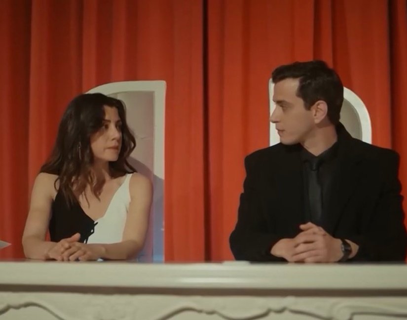 ⏳| Plot da memória 

Já que não teremos mais Ömer, vamos voltar no tempo.

Se você pudesse esquecer uma cena para assistir ela com a mesma emoção da primeira vez, qual seria? 

Minha: o casamento, sem nem pestanejar

#SelahattinPaşalı #GökçeBahadır 
#Ömer #ÖmerBrasil #ÖmGam