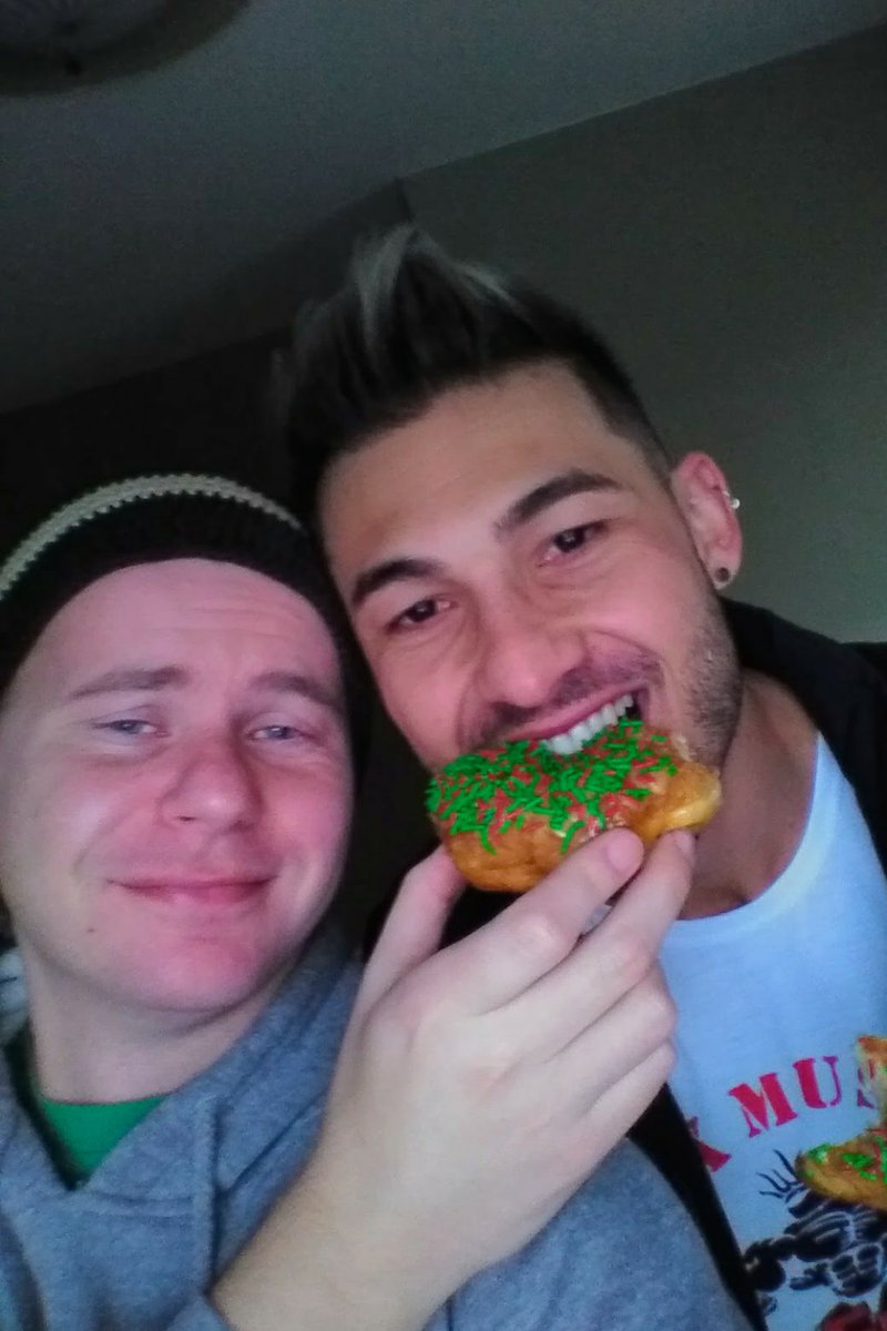 JeremyDBradley's tweet image. Here's to Sam Rubin...

@KTLA @KTLAMorningNews @ktlaENT @FrankBuckleyTV @MarkKriski @DaynaDevon #SamRubin #RIPSamRubin